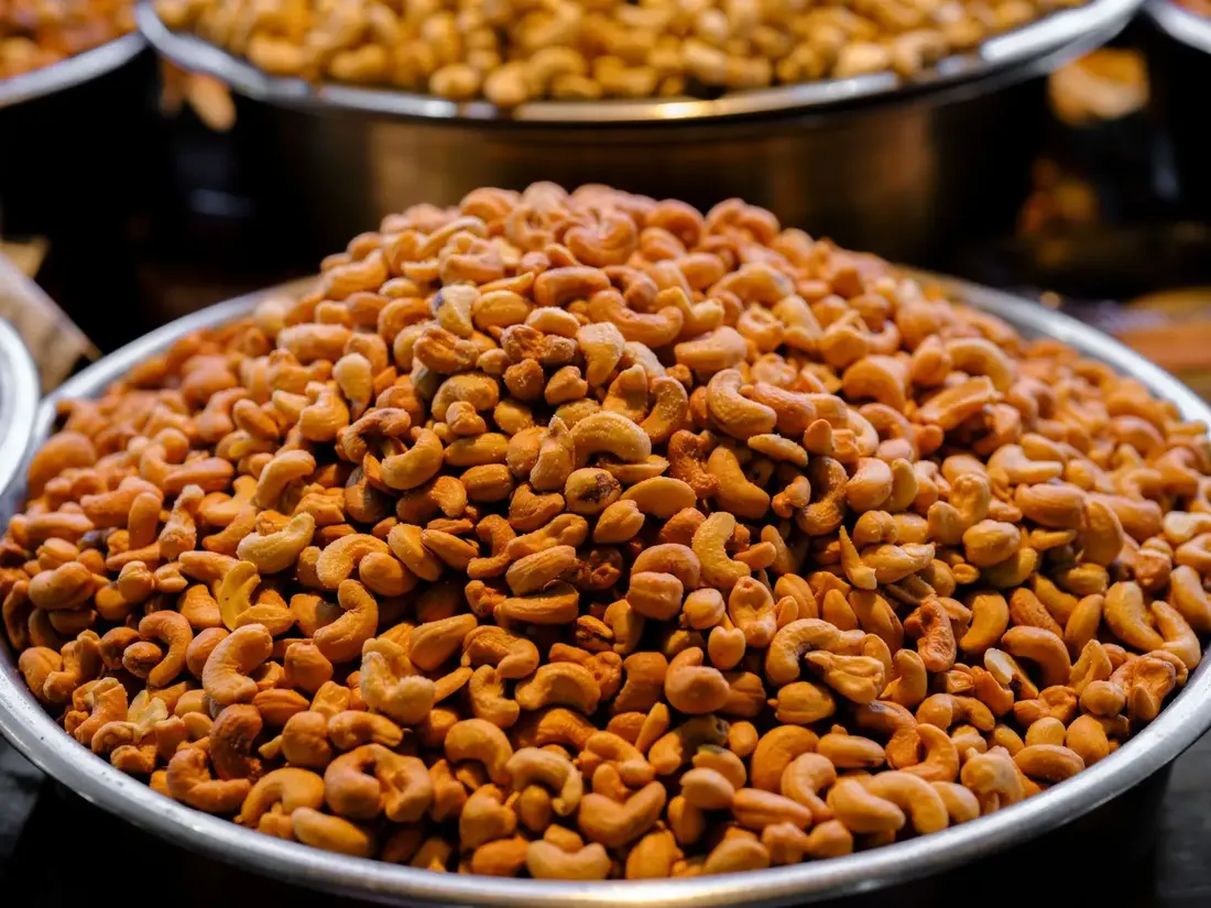 Roasted nut selection